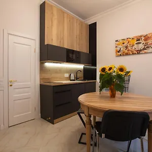  Апартаменты Friends House- сучасні в центрі львова